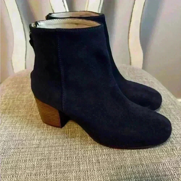 Boden Suede Ankle Boot Size 38/7.5US NAVY - Picture 4 of 8
